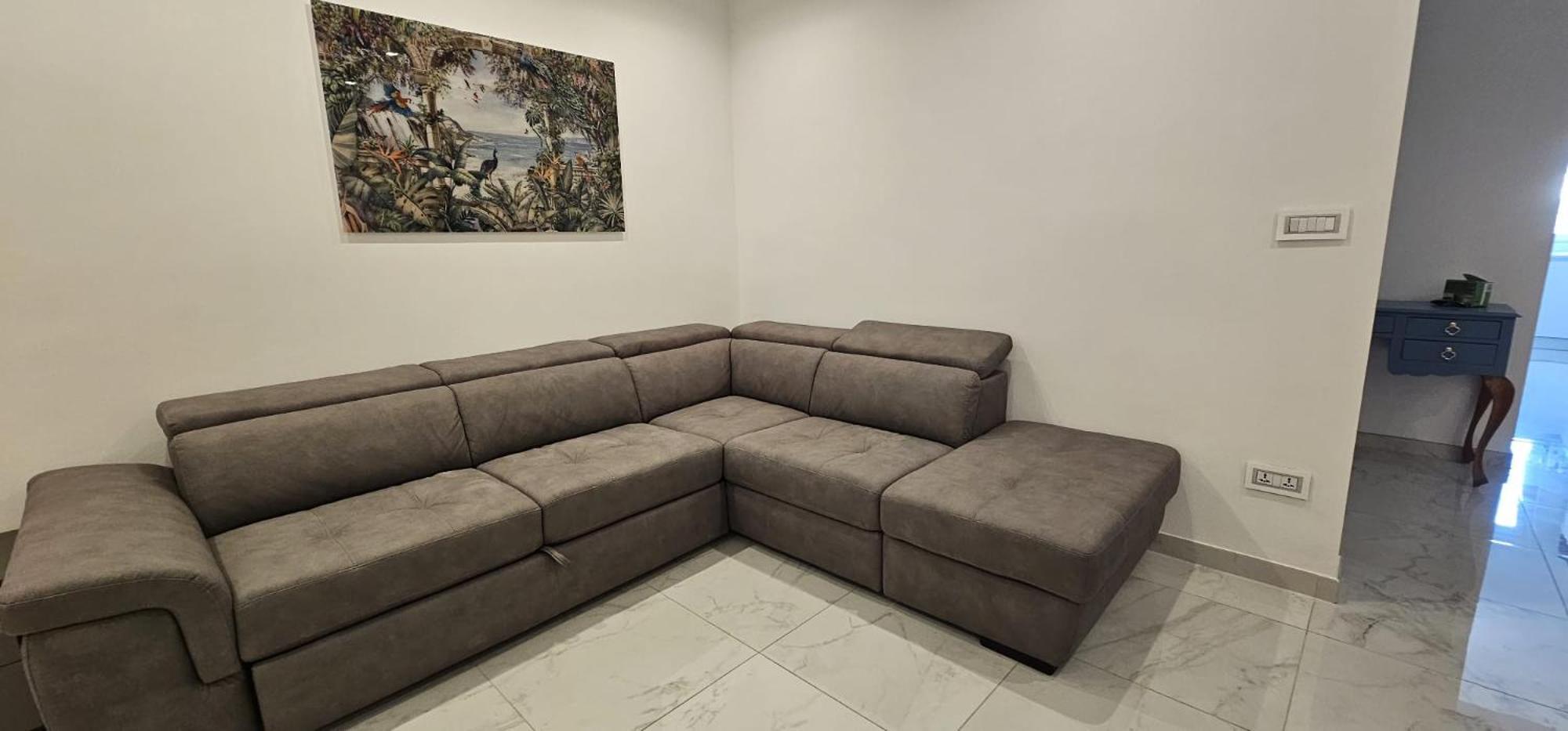 Modern Elegance Apartment