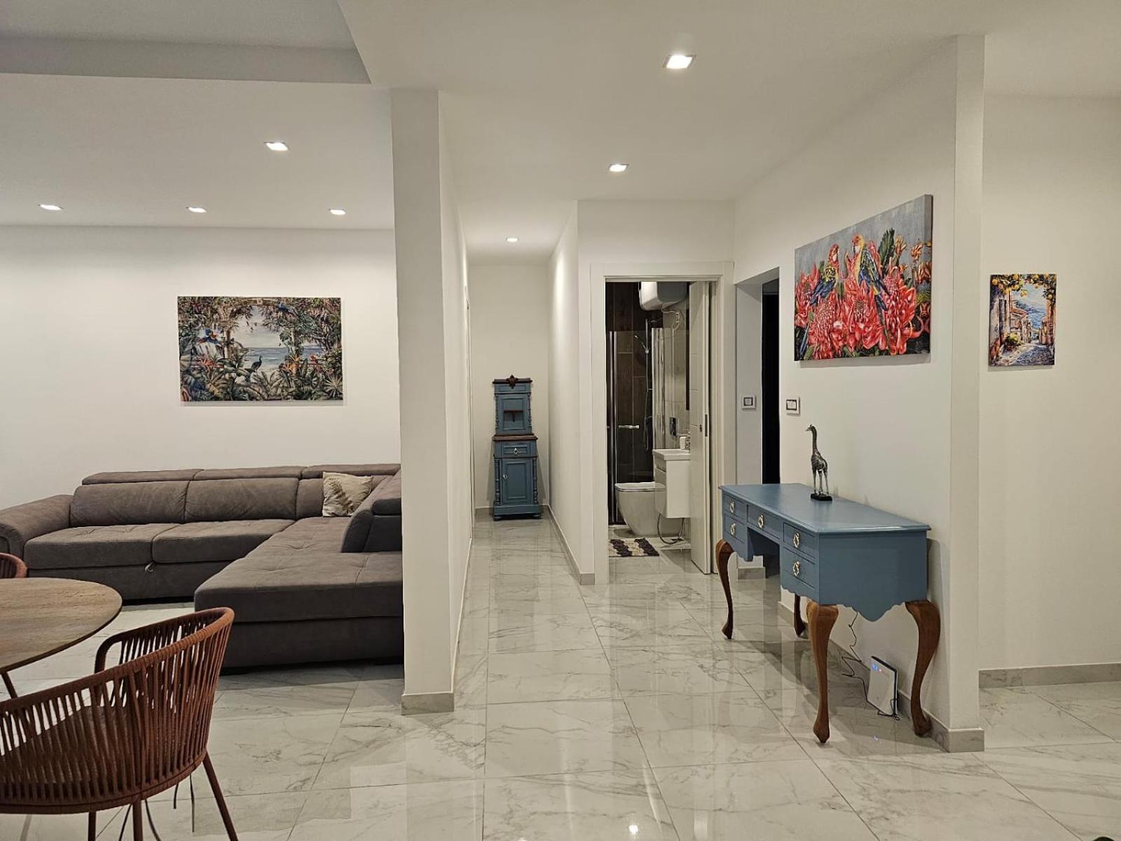 Apartment Modern Elegance *