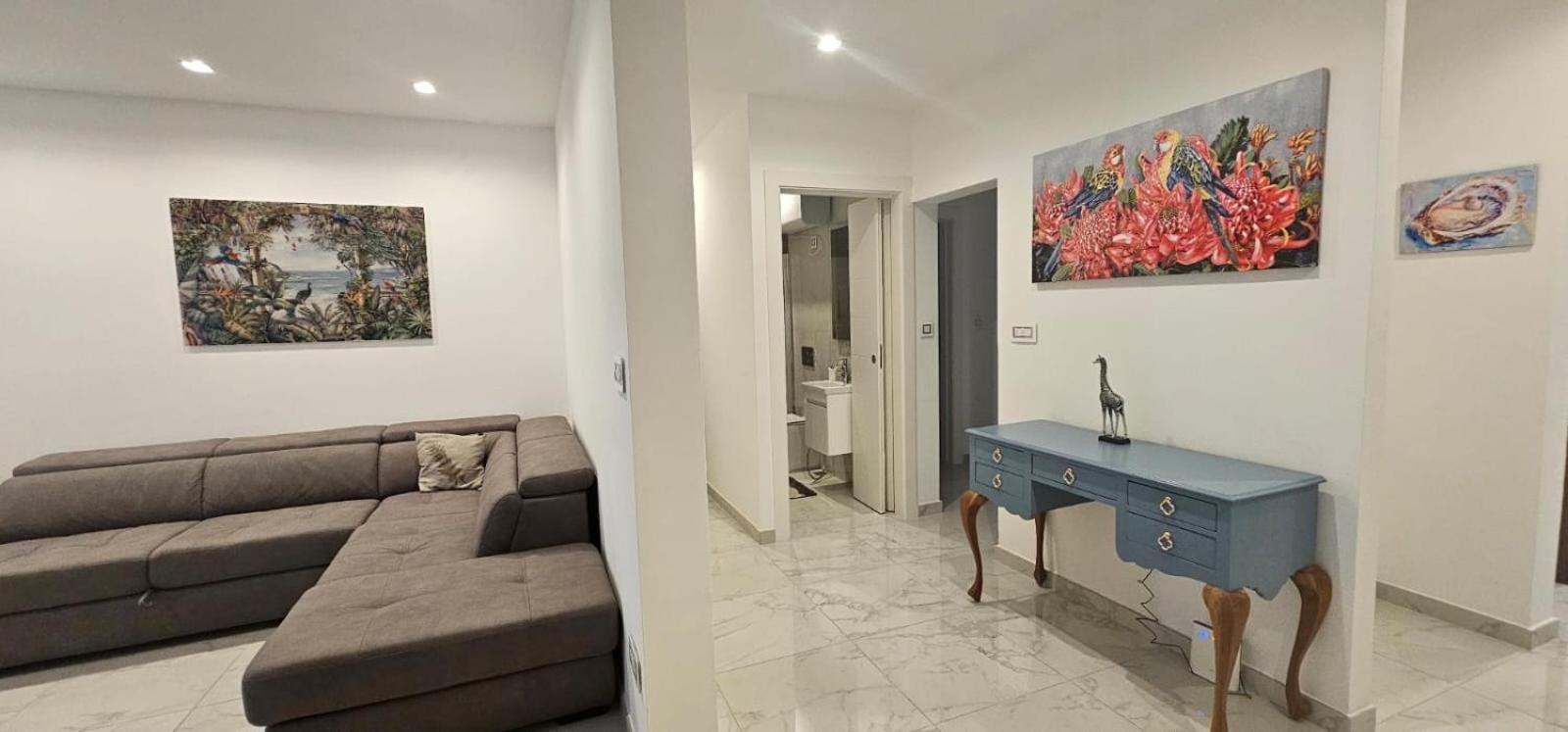 Modern Elegance Apartment